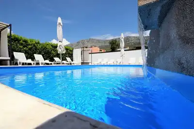 Image de Maison de vacances privée avec piscine privée, climatisation, Wifi, Tv, terrasse, parking