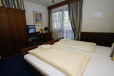 Chambre double avec douche, Wc, balcon - Heidi, pension