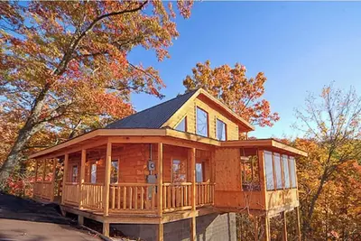 Image de Perfect location true log cabin, mins to Pf and Gatlinburg