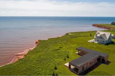 Neuf, face à l'océan, moderne Maison de vacances avec accès à Cove
