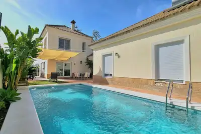 Image de Villa Moderne Avec Piscine Proche Plage 10/12 Personnes