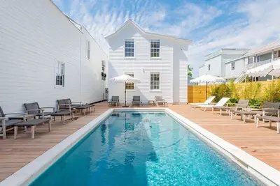 Image de Boutique Hotel Home avec piscine privée chauffée au coeur du centre-ville