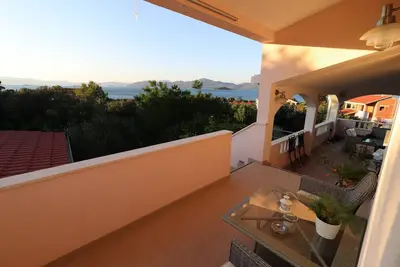 Image de Appartements Sergej-Studio standard avec terrasse et vue sur la mer (Nataša)