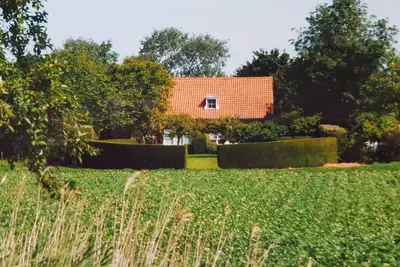 Villa sympa dans une environnement calme et vert, à 5 min de la mer