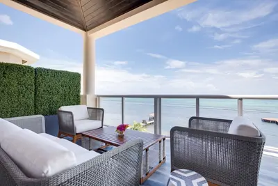 Image de Oceanfront Penthouse'S \"Guest House\" - Condo De Luxe Dans Le Plus Nouveau BÂTIMENT!