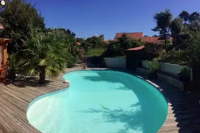 Image de Villa au calme avec piscine chauffée, 300m du centre, 900m de la plage