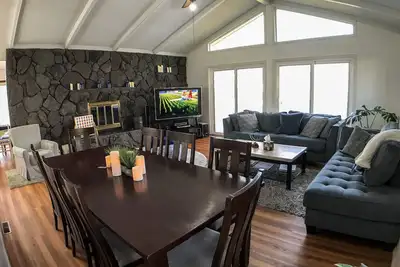 Image de N. Richland Executive / Corporate / Family -Deck-PingPong-2Bikes-Sleeps6-14-Kingsuite