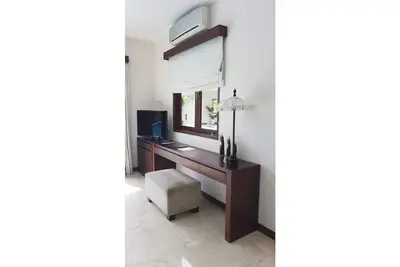 Image de Château blanc avec 4br ferme la plage de Canggu