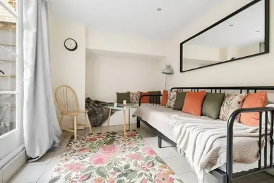 Image de Appartement confortable de 3 chambres au coeur du marché de Broadway