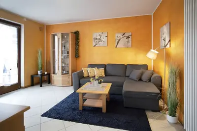 Image de Appartement \"Pure Relaxation Between Lake and Mountains\" avec piscine, terrasse et bain à remous