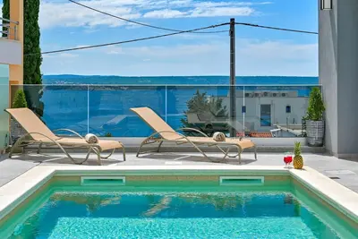 Nouveau 2020! Villa Futura avec magnifique vue mer