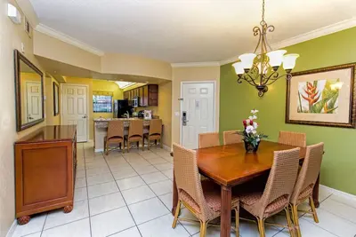 Image de Luxury 3 Bedroom Condo