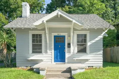 Image de Super fun home with bikes on the best street in Riverside!