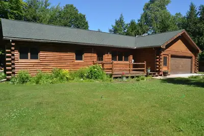Image de Sunset Beach - Log Home on Beautiful Indian Lake