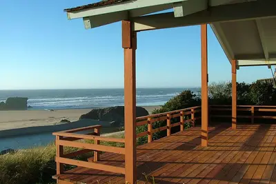 Image de Belle vue depuis ce bungalow en bord de mer