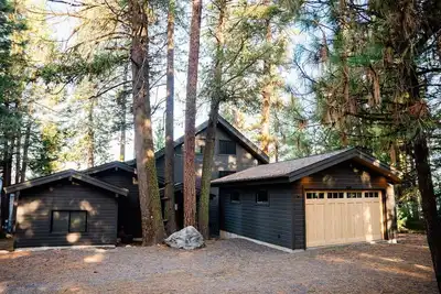 Image de Ponderosa Park Lake House - Quai privé et plage!