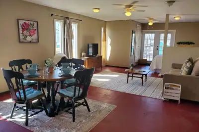 Image de Chèvrefeuille Cottage à 50 minutes de Pioneer Woman.