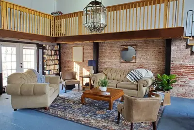 Image de Grouse Valley Lodge parfait pour les grands groupes. 50 minutes de Pioneer Woman.