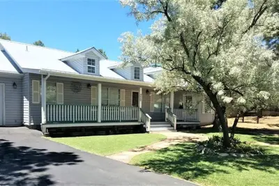 Image de Gilley`s Summary:<br>Gil