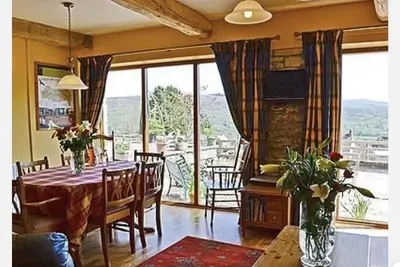 Image de Peacock Cottage, Pet Friendly, Black Mountain Range, niché sur Brecon Beacons
