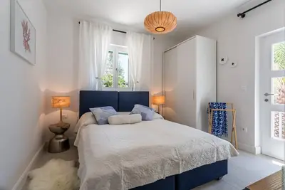 Image de Traditional Brac Villa | 3 Bedrooms | Villa Turquoise Waterfront | Close to Beach & Phenomenal Sea Views | Selca