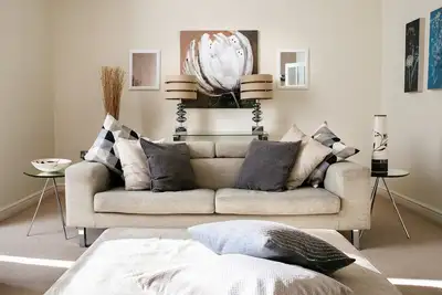 Image de Appartement de luxe de 2 chambres au rez-de-chaussée