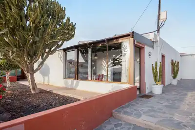 Image de Villa \"Bioenergika Sol\" avec Wi-Fi à fibre optique, terrasse, vue sur les montagnes et jardin
