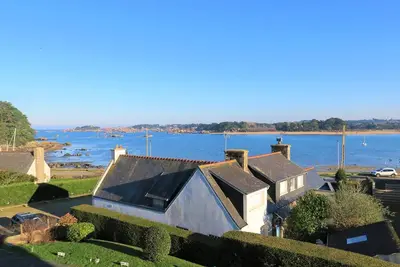 Duplex 3* avec Balcon Vue Mer, WiFi et Parking au centre de Trégastel