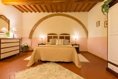 Apartment in farmhouse (Cyclamen 2 + 2) Volterra area, San Gimignano, Pisa
