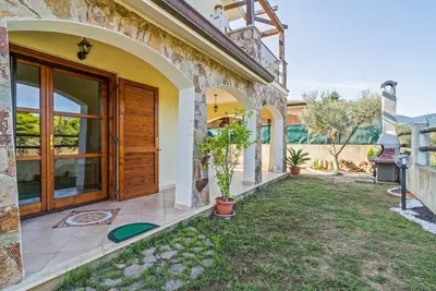 Image de Maison de vacances Villamara avec terrasse, vue sur les montagnes et jardin