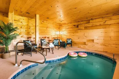 Image de ★ Cabine PRIVÉE ★ Piscine intérieure ★ Karaoke ★ Jacuzzi ★ Salle de jeux Mim2