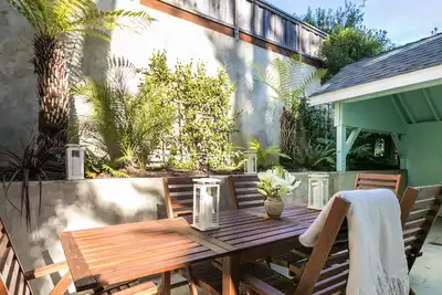 Image de Maison élégante familiale à Capitola. Marchez jusqu'à la plage, Capitola Wharf, Shadowbrook et plus encore!