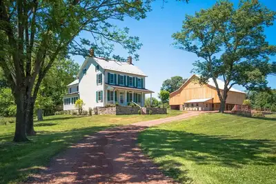 Image de Rustic Meets Modern Farmhouse in Bucks County