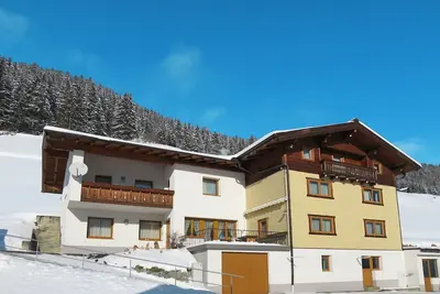 Image de Joli appartement dans une maison de vacances pour 17 personnes avec Wifi, Tv, terrasse et parking