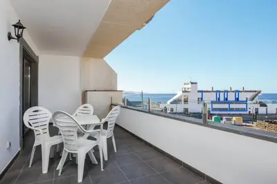 Bel appartement \"2 dormitorios Vista Mar\" avec vue sur la mer, Wi-Fi, terrasse et piscine partagée