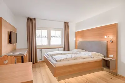 Image de Appartement de vacances \"Kruma - Waggile 3\" avec vue sur les montagnes, Wi-Fi et balcon.