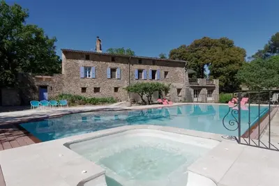 Image de Appartement dans maison de charme sur domaine