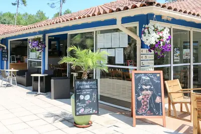 Image de Agréable appartement dans une maison de vacances avec climatisation, piscine, Wifi, Tv, terrasse