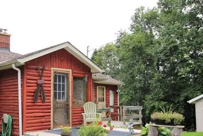 Image de O’Leary’s Lane est un chalet rustique et confortable 4 saisons!