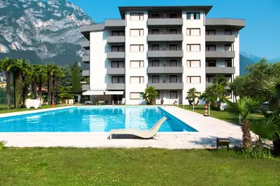 Image de Bel appartement pour 4 personnes avec piscine, Wifi, Tv, balcon et parking