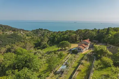 Image de Magnifique maison de vacances privée pour 6 personnes avec Wifi, Tv, terrasse et parking