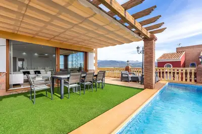 Image de Maison de vacances climatisée \"El Escorial\" avec piscine, Wi-Fi et vues imprenables