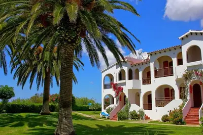 Image de Appartement dans un complexe avec piscine - Girasol Garden Superior 2 C