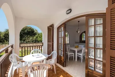 Image de Appartement dans complexe soigné avec piscine - Girasol Garden Superior 2 B