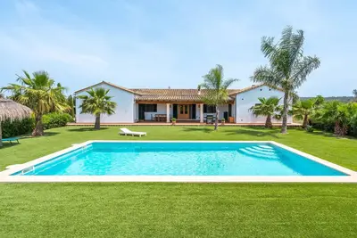 Image de Maison de campagne 'Can Mossenyer' avec vue sur les montagnes, piscine privée et Wi-Fi