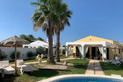 Image de Maison de vacances avec piscine privée, Wi-Fi et climatisation