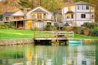 Image de The fun house: fire pit, hot tub, fishing, pond, pizza oven & outdoor movie gear