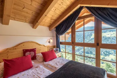 Image de Appartement moderne \"Malga - Unterkehr\" avec vue sur les montagnes, Wi-Fi, jardin et terrasse