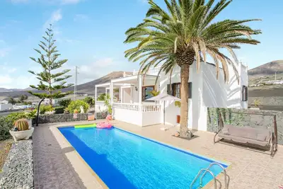 Image de Maison élégante Casa Salinoco avec piscine, vue sur l'océan, terrasse et Wi-Fi ; parking disponible