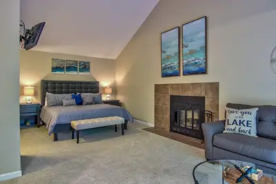 Image de Luxueux condo 1 chambre avec vue imprenable sur le lac